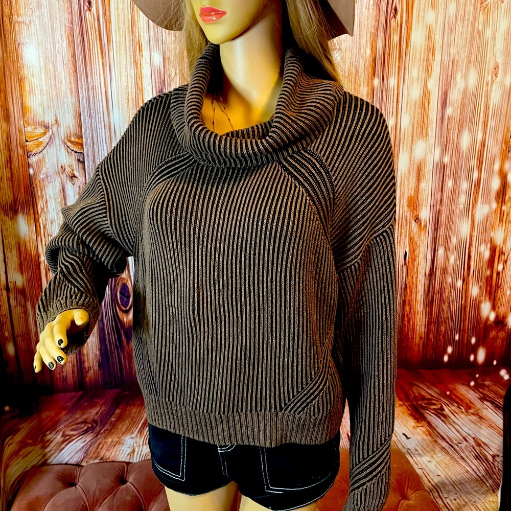 Bobi Black Los Angeles Cowl Neck Sweater Size Medium